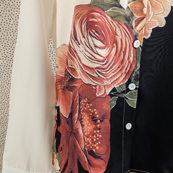 Peach Floral Button Down Blouse (Size: Medium) - Picture 5 of 11